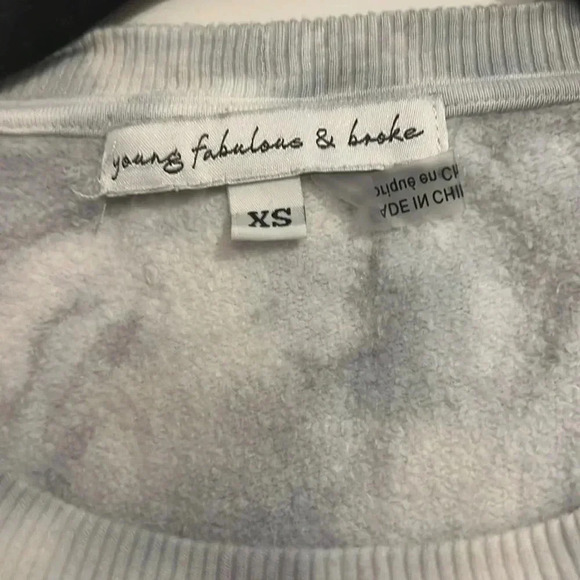 💚 Young, Fabulous & Broke - tie dyed Sweatshirt - soft and cozy - XSmall - Picture 2 of 3